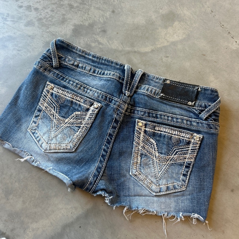 Vigoss The Chelsea Distressed Cut Off Denim Shorts Rhinestone Size 5/6 28 Waist